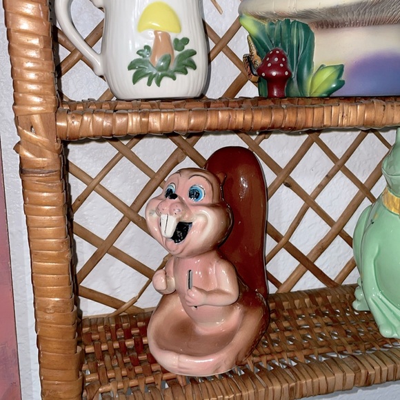 Sold *VINTAGE Kitschy SQUIRREL or Beaver 🐿️ RAZOR BANK / RAZOR HOLDER - Picture 8 of 8